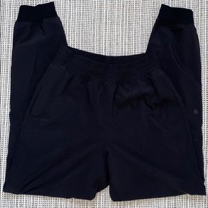 Lululemon size 4 wanderer jogger